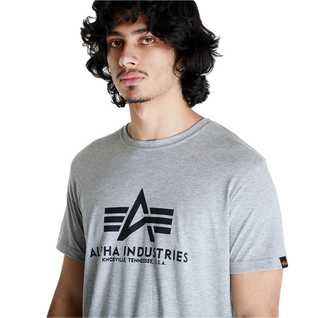 Basic T-Shirt